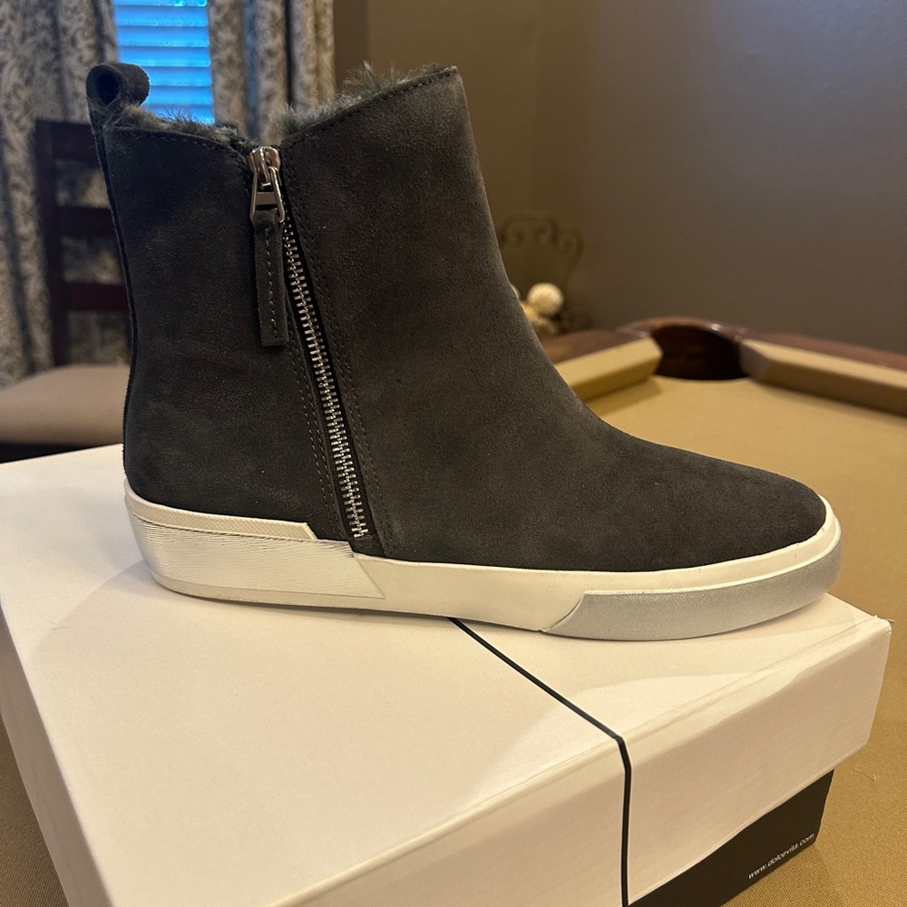 Dolce Vita Zucca Anthracite Suede Ankle Booties NIB